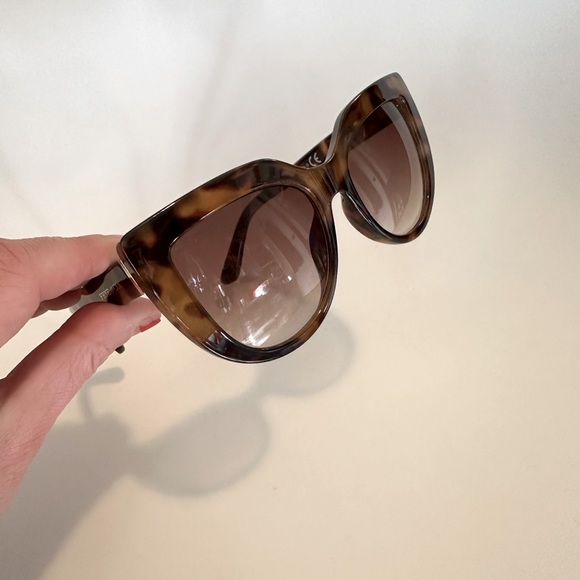 Frye and Co Sunglasses - Picture 6 of 16